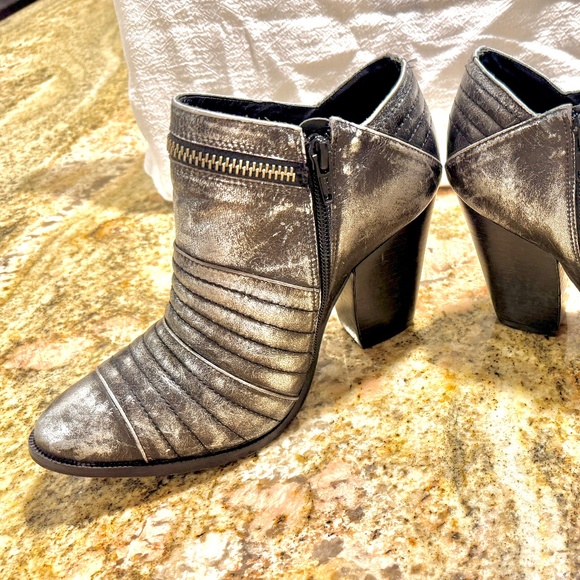 Klub Nico - Black and Silver Leather Booties - Women's Size 35.6 (6.5) - Picture 11 of 12